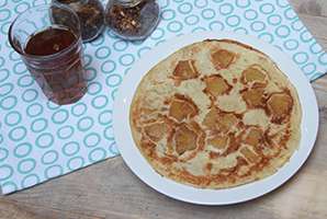 Pannenkoek met ananas en kaneel